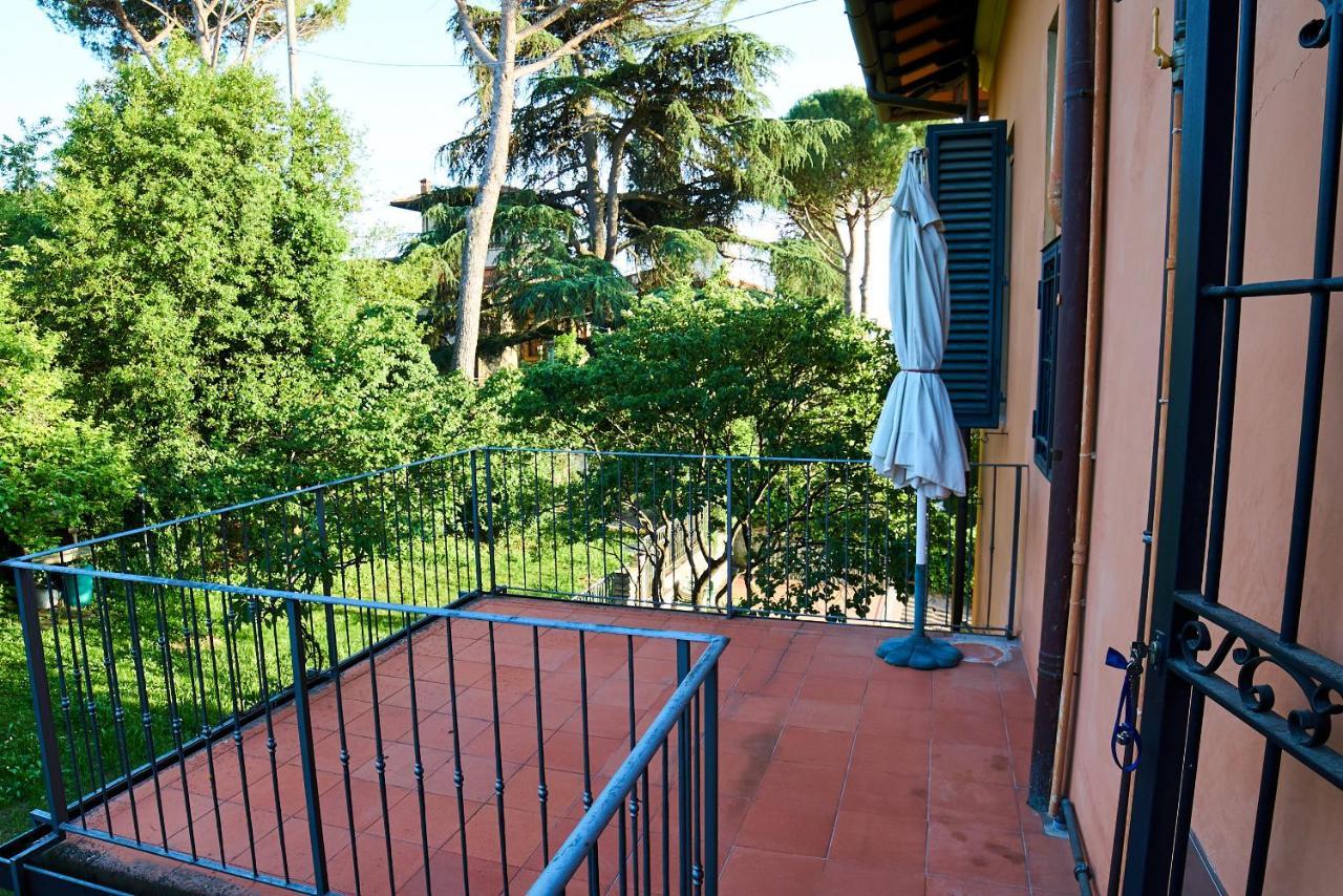 Chic Apt In Villa - Dolcevita Holiday Φλωρεντία Εξωτερικό φωτογραφία
