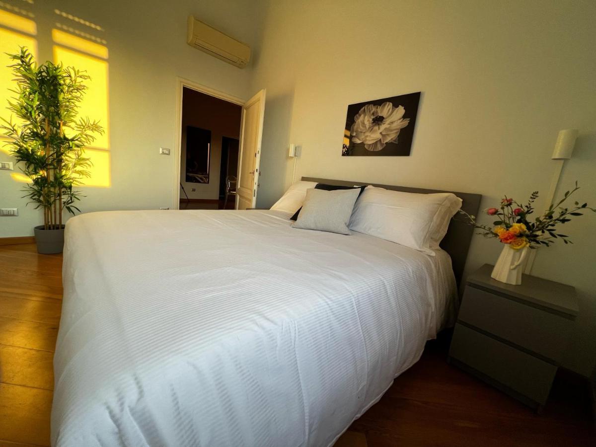 Chic Apt In Villa - Dolcevita Holiday Φλωρεντία Εξωτερικό φωτογραφία