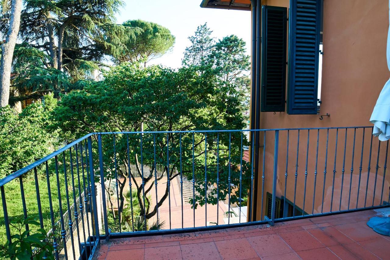 Chic Apt In Villa - Dolcevita Holiday Φλωρεντία Εξωτερικό φωτογραφία