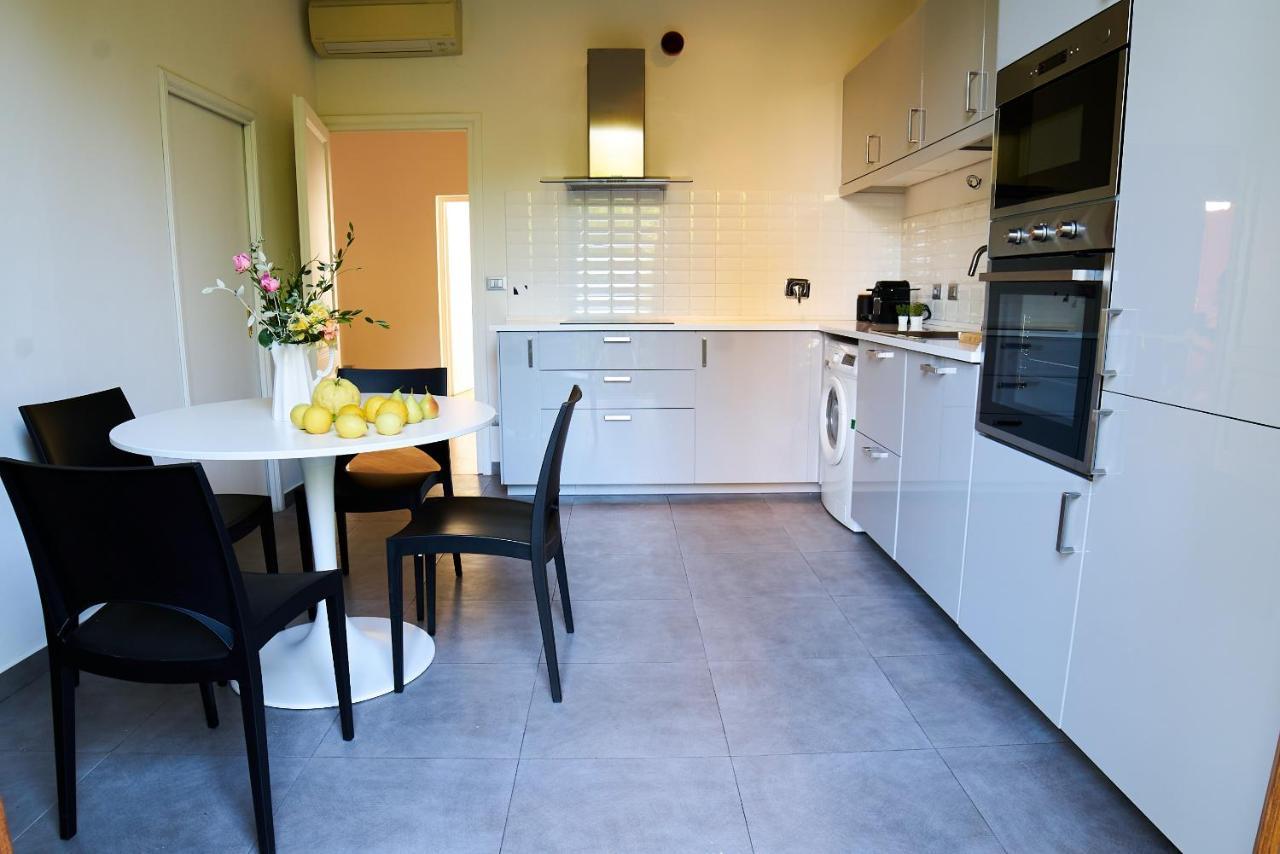 Chic Apt In Villa - Dolcevita Holiday Φλωρεντία Εξωτερικό φωτογραφία